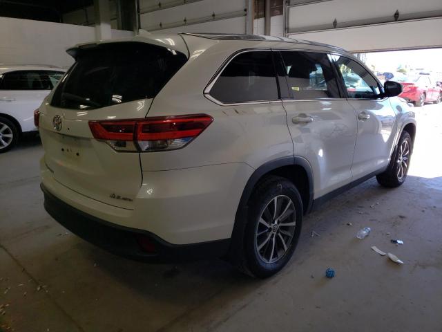 Photo 4 from auction – 2019 TOYOTA HIGHLANDER with VIN 5TDJZRFH5KS592412
