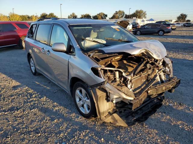 Photo 1 from auction – 2015 TOYOTA SIENNA LE with VIN 5TDKK3DC2FS683320