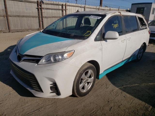 Photo 2 from auction – 2018 TOYOTA SIENNA LE with VIN 5TDKZ3DC7JS923238