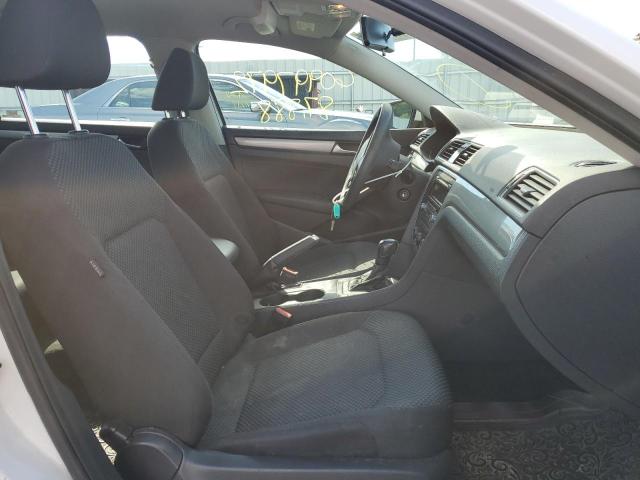Photo 5 from auction – 2013 VOLKSWAGEN PASSAT S with VIN 1VWAP7A32DC104735