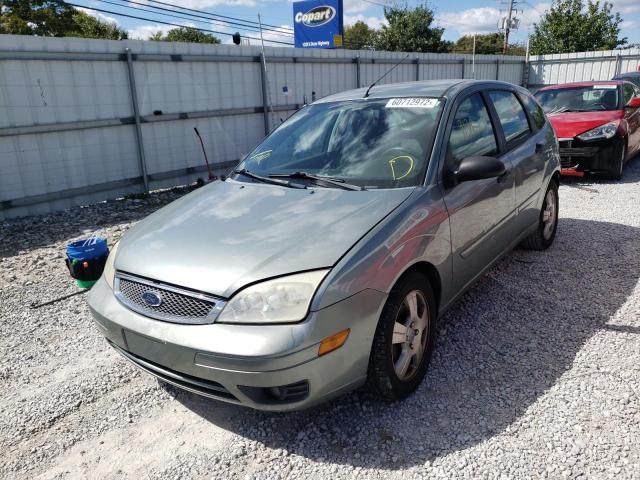 Photo 2 from auction – 2005 FORD FOCUS ZX5 with VIN 3FAFP37N35R161352