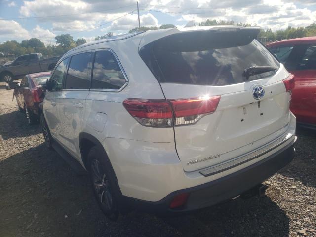 Photo 3 from auction – 2018 TOYOTA HIGHLANDER with VIN 5TDJGRFH1JS043195