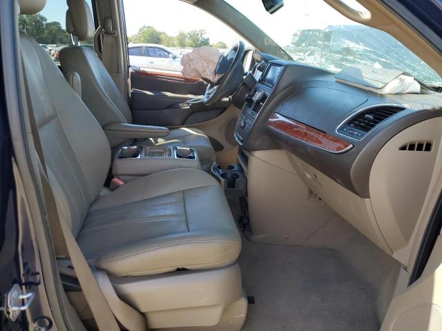 Photo 5 from auction – 2016 CHRYSLER TOWN & COU with VIN 2C4RC1BG2GR232999