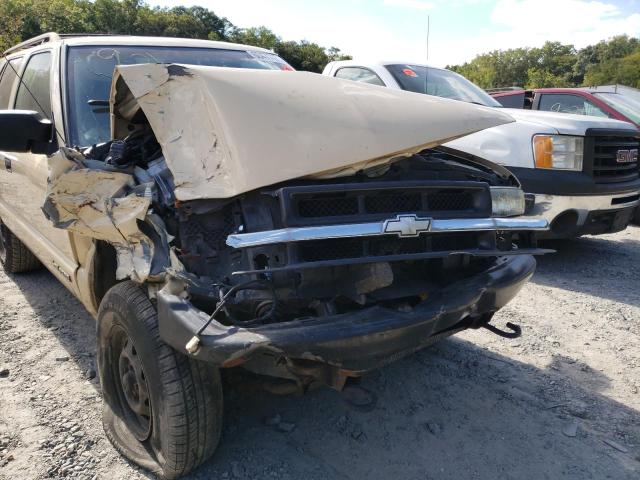 Photo 9 from auction – 2002 CHEVROLET BLAZER with VIN 1GNDT13W32K237837