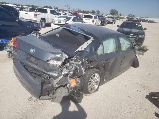 Photo 4 from auction – 2018 VOLKSWAGEN JETTA S with VIN 3VW2B7AJ0JM240468