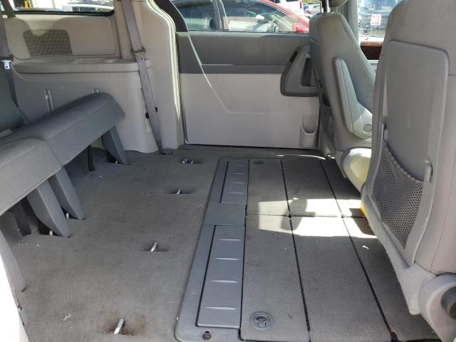 Photo 6 from auction – 2010 CHRYSLER TOWN & COU with VIN 2A4RR5D13AR461367
