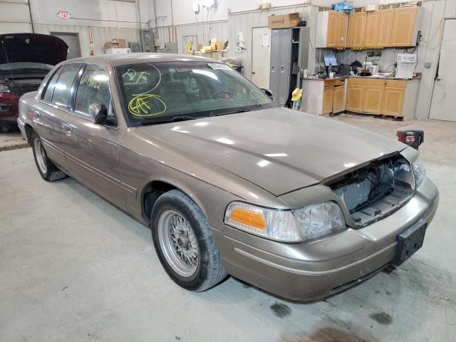 FORD CROWN VICT 2001 with VIN 2FAFP73W71X163557 - Photo from auction