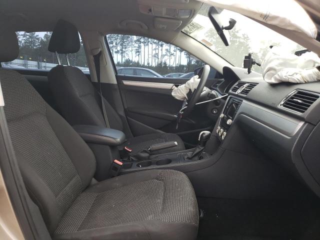 Photo 5 from auction – 2016 VOLKSWAGEN PASSAT with VIN 1VWAT7A3XGC011638