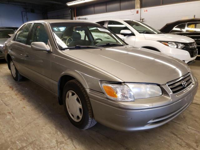 TOYOTA CAMRY CE 2000 with VIN 4T1BG22K4YU692259 - Photo from auction