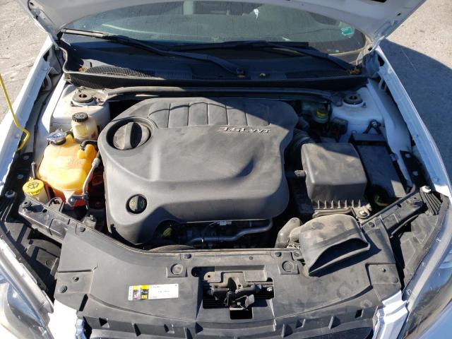 Photo 7 from auction – 2014 CHRYSLER 200 TOURIN with VIN 1C3CCBBG8EN178330
