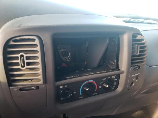 Photo 9 from auction – 2001 FORD F150 with VIN 2FTRX18L51CA46571
