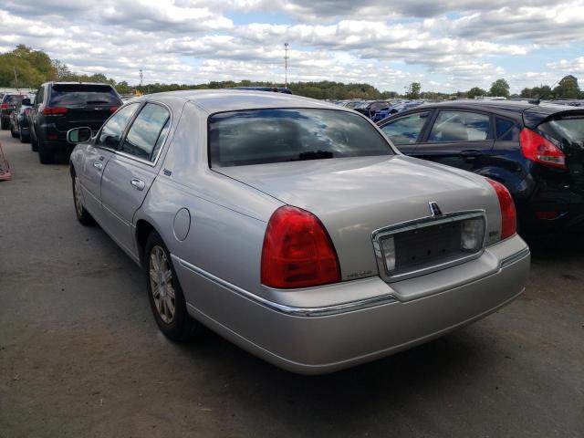 Photo 3 from auction – 2010 LINCOLN TOWN CAR S with VIN 2LNBL8CV2AX619087