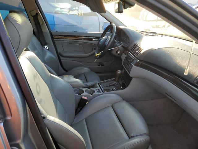 Photo 5 from auction – 2005 BMW 325 IS SUL with VIN WBAAZ33495KP92829