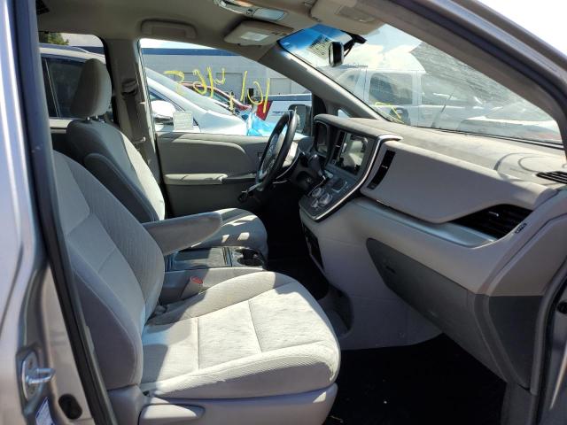 Photo 5 from auction – 2017 TOYOTA SIENNA LE with VIN 5TDJZ3DC6HS171392