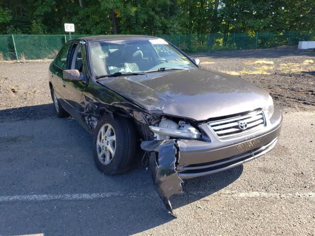 TOYOTA CAMRY LE 2000 with VIN 4T1BF22K1YU950952 - Photo from auction
