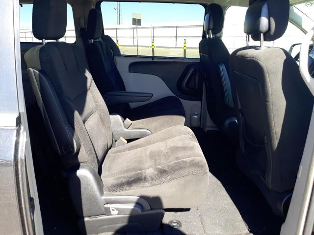 Photo 6 from auction – 2016 CHRYSLER TOWN & COU with VIN 2C4RC1BG9GR215553