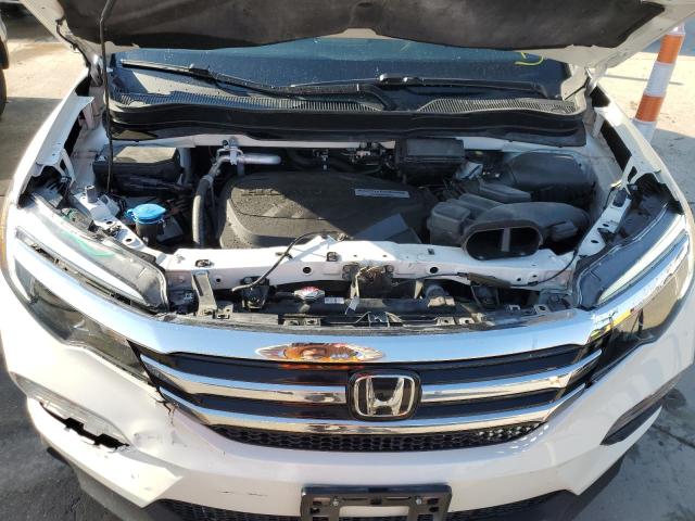 Photo 7 from auction – 2017 HONDA PILOT TOUR with VIN 5FNYF6H97HB026213