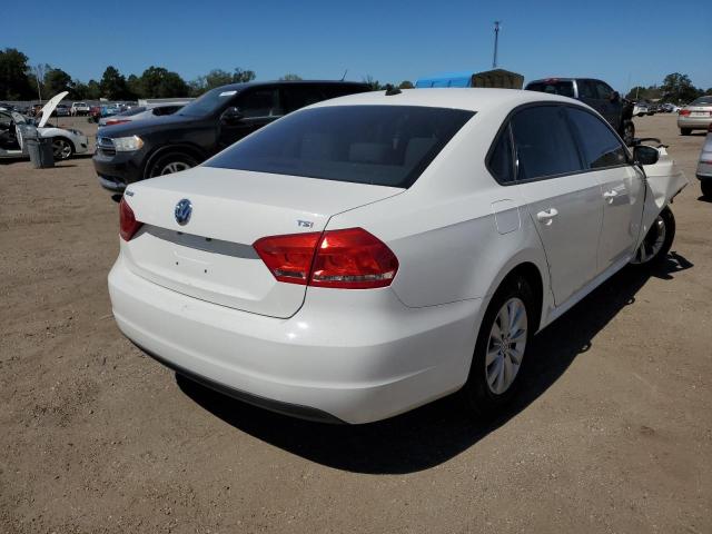 Photo 4 from auction – 2014 VOLKSWAGEN PASSAT S with VIN 1VWAT7A3XEC109324