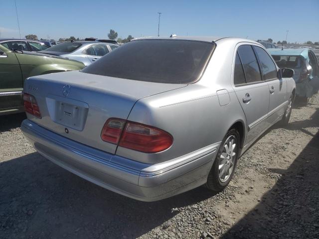 Zdjęcie 4 z aukcji – 2001 MERCEDES-BENZ E 320 z VIN WDBJF65J51B228085