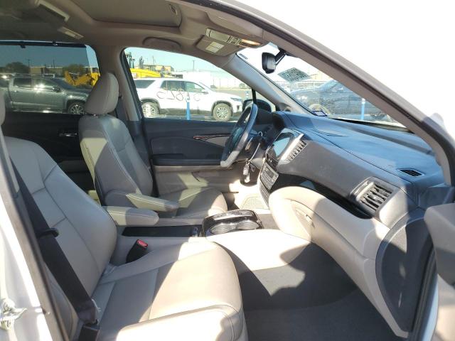 Photo 5 from auction – 2017 HONDA PILOT TOUR with VIN 5FNYF6H97HB026213