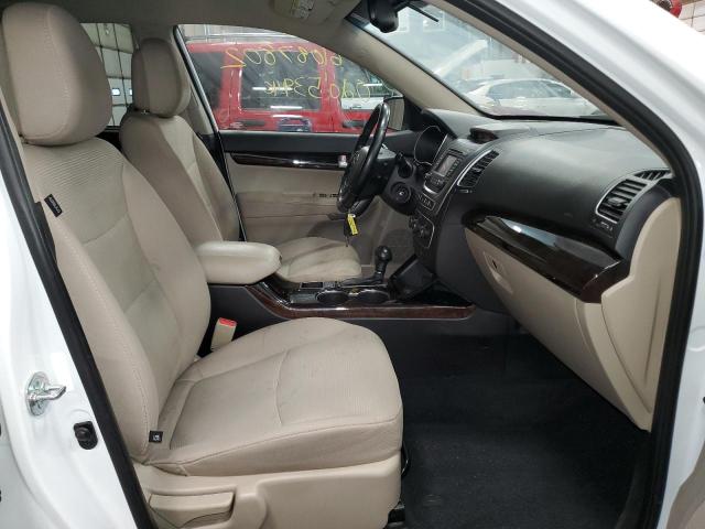 Photo 5 from auction – 2015 KIA SORENTO LX with VIN 5XYKTCA60FG593642