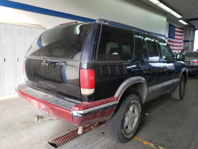 Photo 4 from auction – 1997 CHEVROLET BLAZER with VIN 1GNDT13W8V2183634