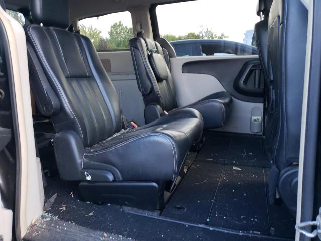 Photo 6 from auction – 2012 CHRYSLER TOWN & COU with VIN 2C4RC1BG5CR305969