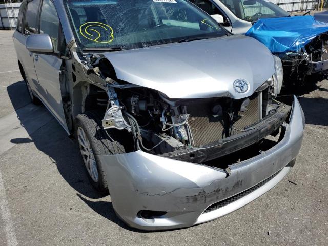 Photo 9 from auction – 2017 TOYOTA SIENNA LE with VIN 5TDJZ3DC6HS171392