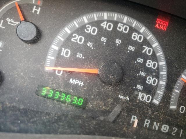 Photo 8 from auction – 2001 FORD F150 with VIN 2FTRX18L51CA46571