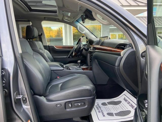 Photo 5 from auction – 2016 LEXUS LX 570 with VIN JTJHY7AX6G4204138