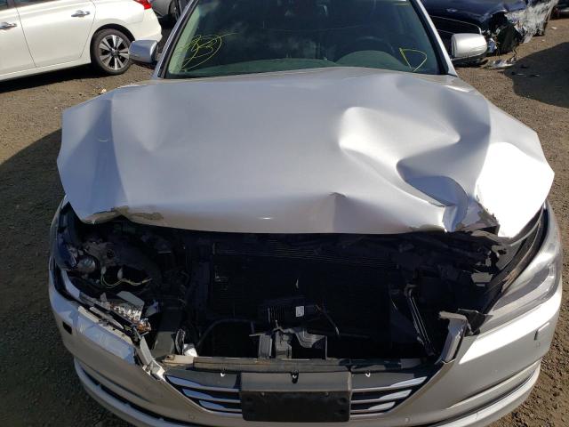 Photo 7 from auction – 2015 HYUNDAI GENESIS 3. with VIN KMHGN4JE3FU015168