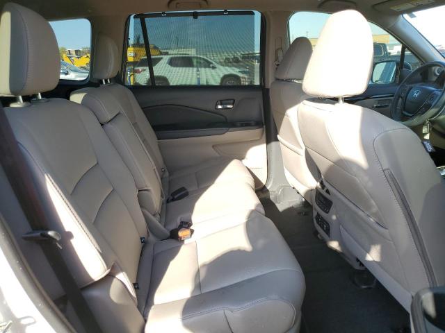 Photo 6 from auction – 2017 HONDA PILOT TOUR with VIN 5FNYF6H97HB026213