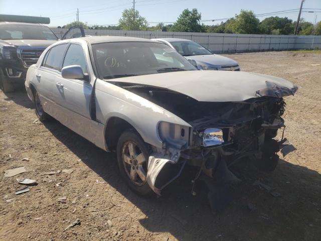 LINCOLN TOWN CAR E 2002 with VIN 1LNHM81W92Y633511 - Photo from auction