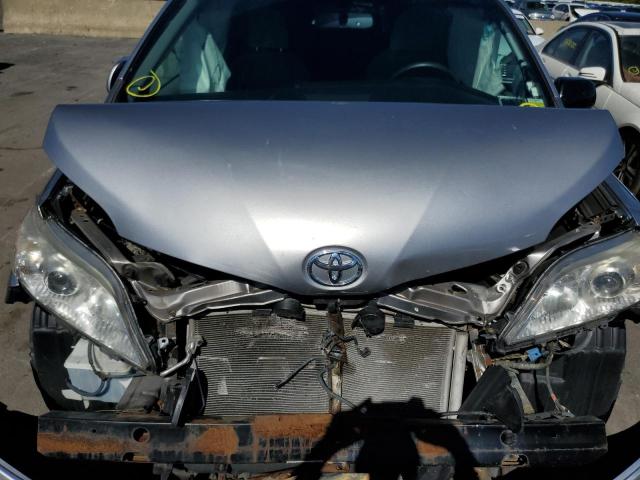 Photo 7 from auction – 2015 TOYOTA SIENNA LE with VIN 5TDKK3DC3FS566085