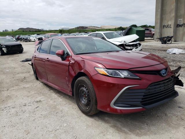 Photo 1 from auction – 2022 TOYOTA CAMRY LE with VIN 4T1C31AK7NU572236