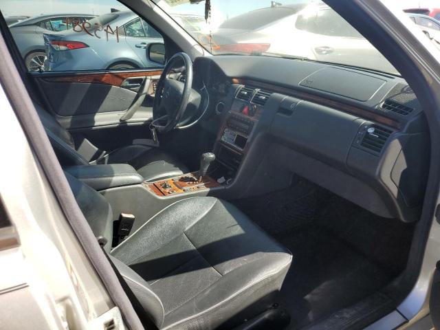 Photo 5 from auction – 2001 MERCEDES-BENZ E 320 with VIN WDBJF65J51B228085