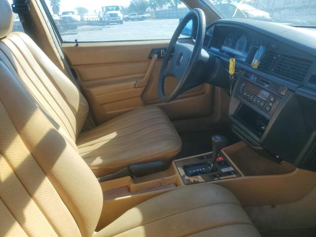 Photo 5 from auction – 1985 MERCEDES-BENZ 190-CLASS with VIN WDBDA24CXFF106748