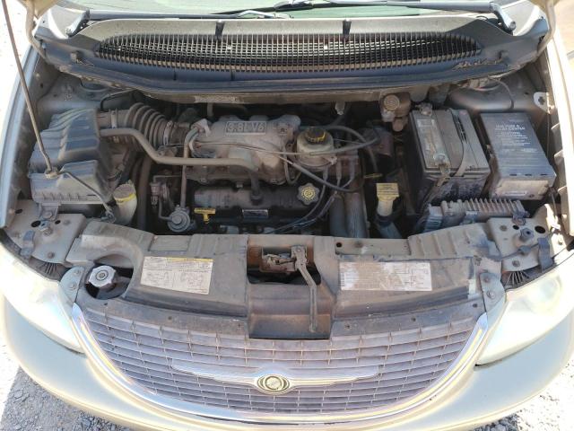 Photo 7 from auction – 2002 CHRYSLER TOWN & COU with VIN 2C4GP74L82R505400