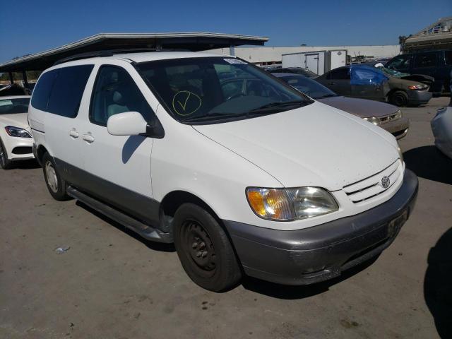 TOYOTA SIENNA LE 2002 with VIN 4T3ZF13C82U453248 - Photo from auction