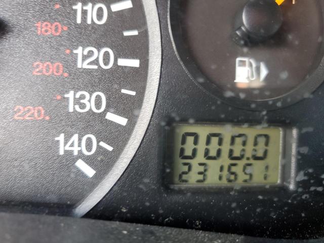 Photo 8 from auction – 2000 FORD FOCUS LX with VIN 1FAFP33P7YW321855