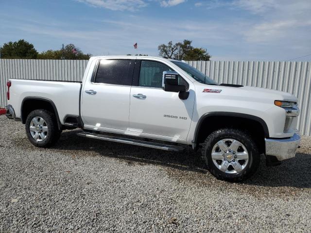 CHEVROLET SILVERADO 2022 with VIN 1GC4YUE70NF173819 - Photo from auction