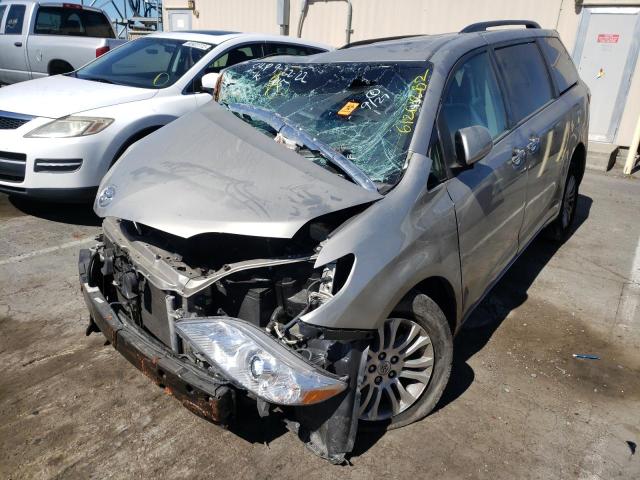Photo 2 from auction – 2017 TOYOTA SIENNA XLE with VIN 5TDYZ3DC8HS891436