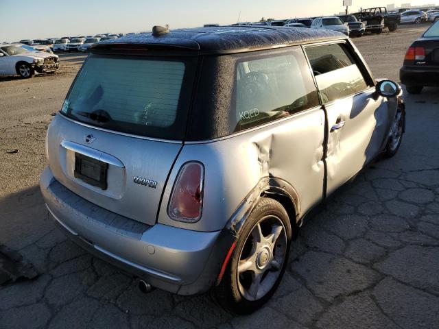 Photo 4 from auction – 2005 MINI COOPER with VIN WMWRC334X5TJ67192