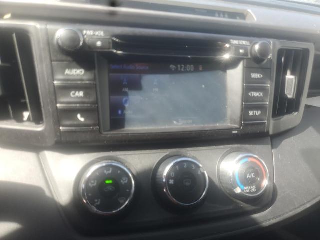 Photo 9 from auction – 2017 TOYOTA RAV4 LE with VIN 2T3BFREV2HW552915