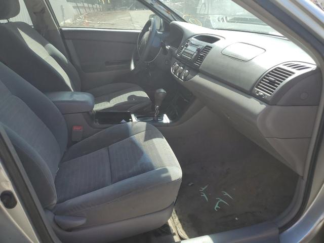 Photo 5 from auction – 2005 TOYOTA CAMRY LE with VIN 4T1BE32K35U077984