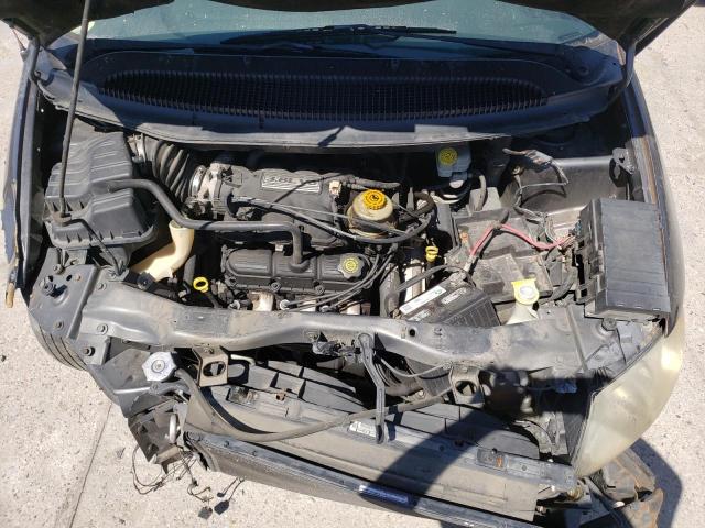 Photo 7 from auction – 2004 CHRYSLER TOWN & COU with VIN 2C4GP54L54R557090