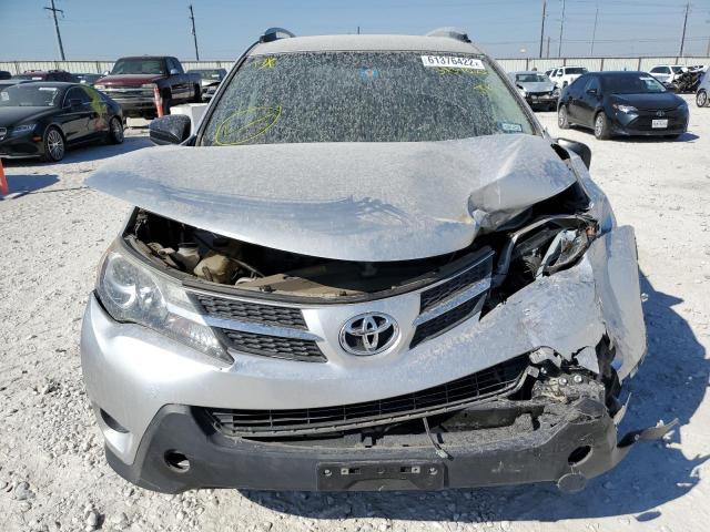Photo 9 from auction – 2015 TOYOTA RAV4 LE with VIN 2T3BFREV2FW313720