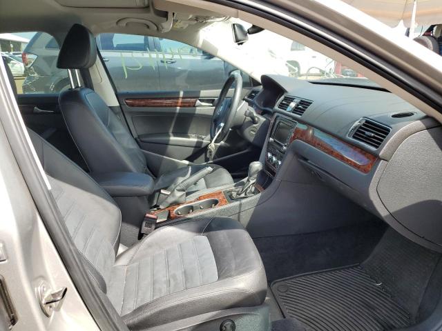Photo 5 from auction – 2013 VOLKSWAGEN PASSAT SEL with VIN 1VWCN7A36DC023932