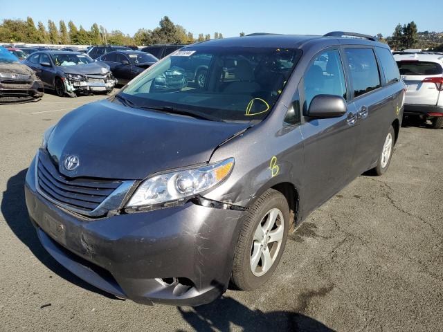 Photo 2 from auction – 2017 TOYOTA SIENNA LE with VIN 5TDKZ3DC7HS880188