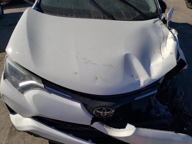 Photo 7 from auction – 2017 TOYOTA RAV4 LE with VIN JTMZFREV2HJ713048